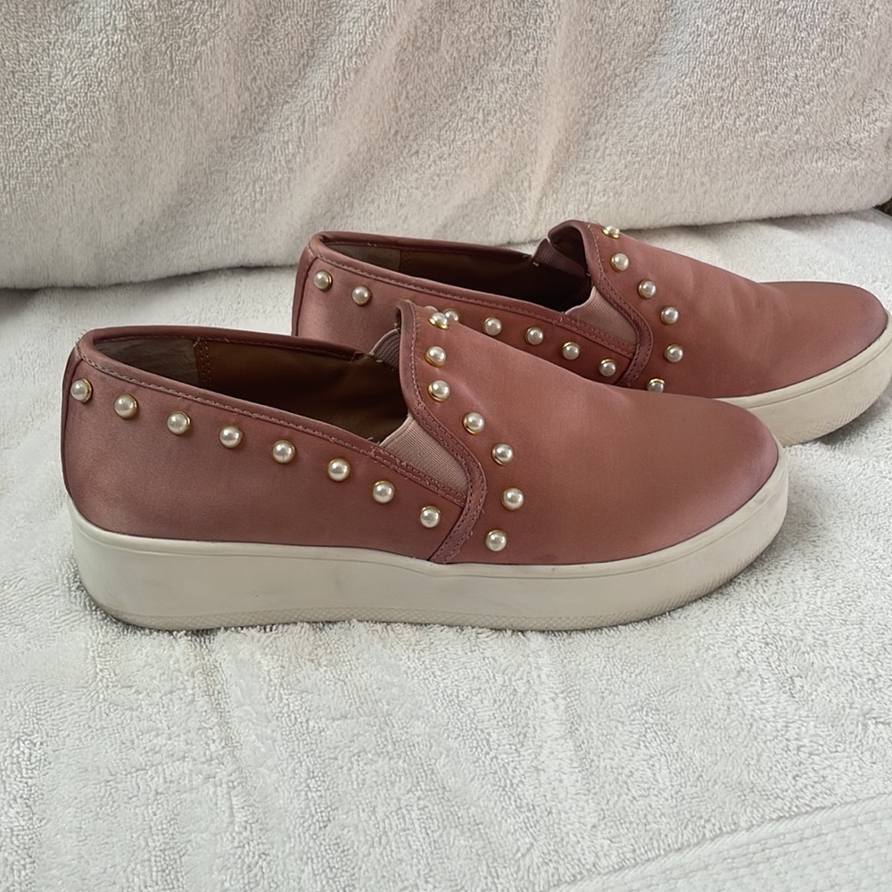 Steve Madden Genette pink platform sneakers with pearl embellishments- size 8